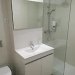 شقة Kris